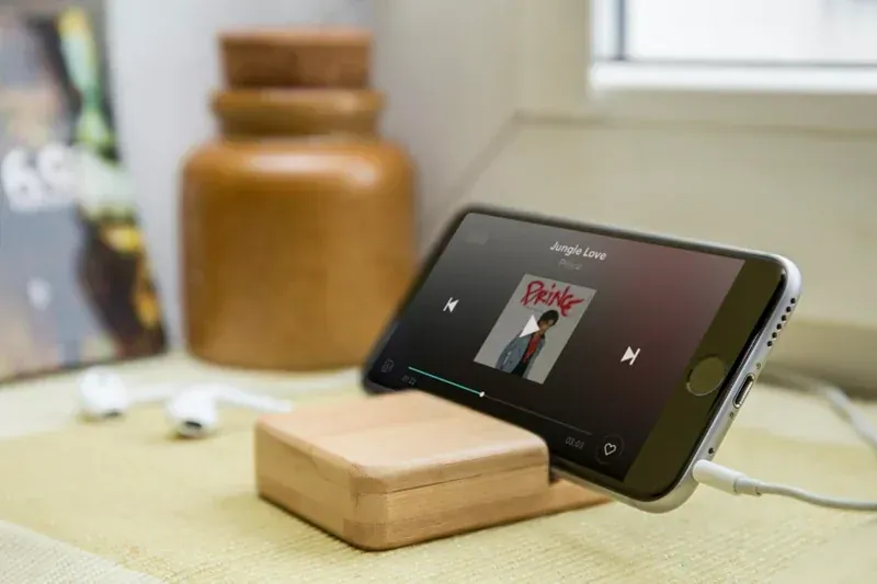Suport telefon personalizat din bambus TILE